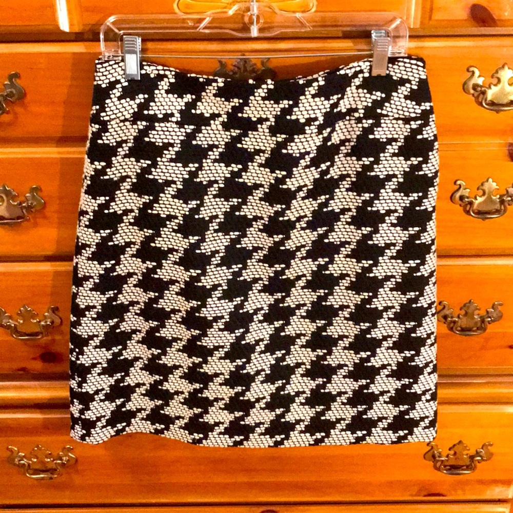 Black & White Cool Houndstooth Skirt